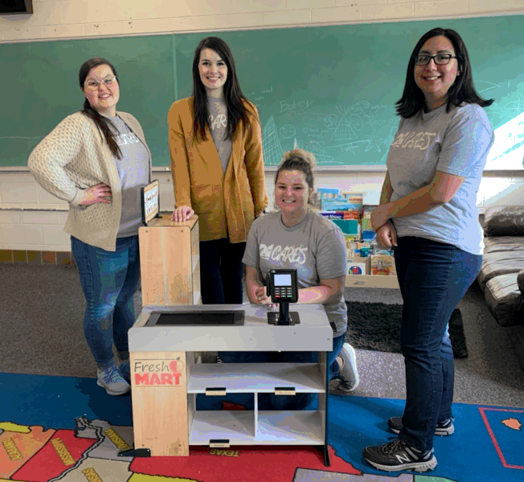 21st Mortgage volunteers at SHADES